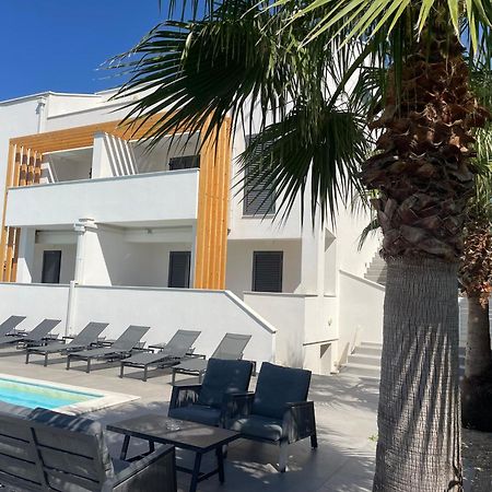 נובליה Villa Aquamarine Apartments מראה חיצוני תמונה
