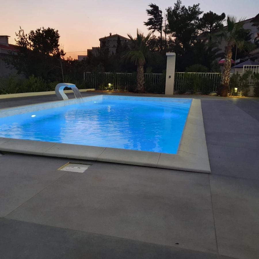 נובליה Villa Aquamarine Apartments מראה חיצוני תמונה
