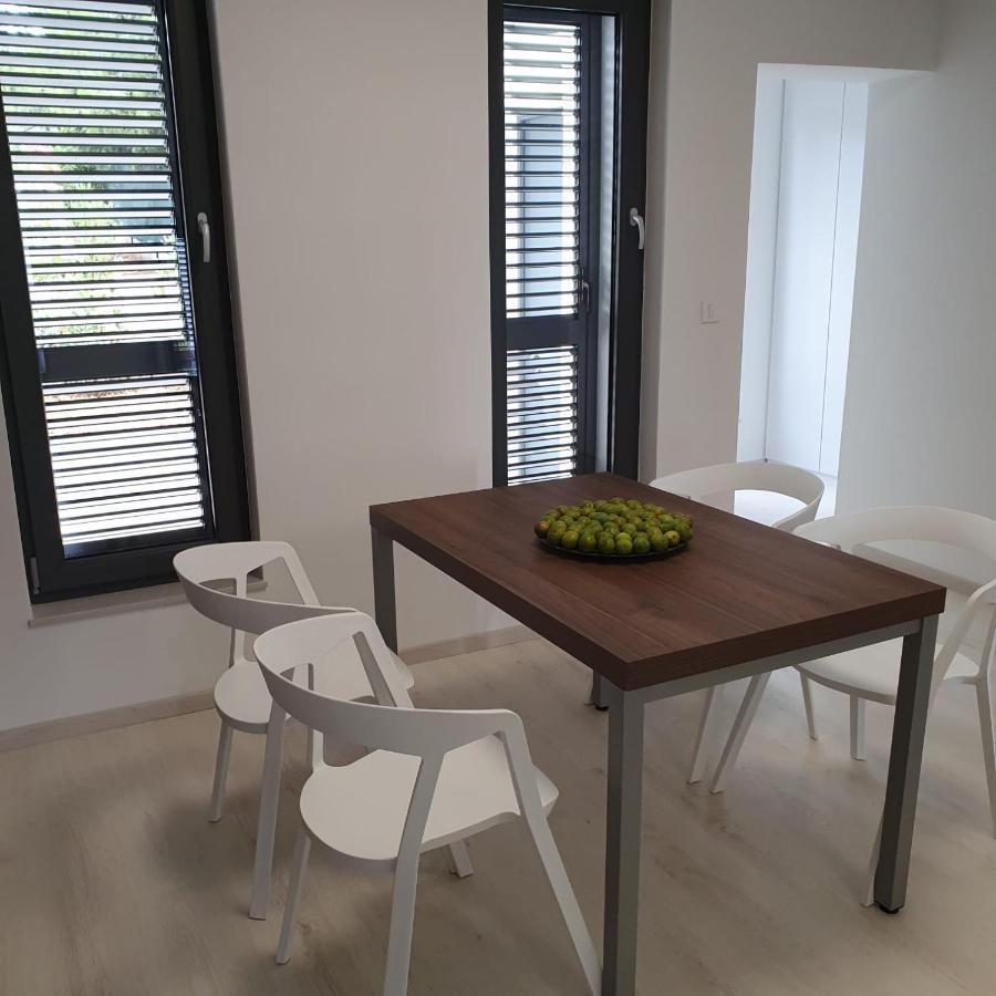 נובליה Villa Aquamarine Apartments מראה חיצוני תמונה
