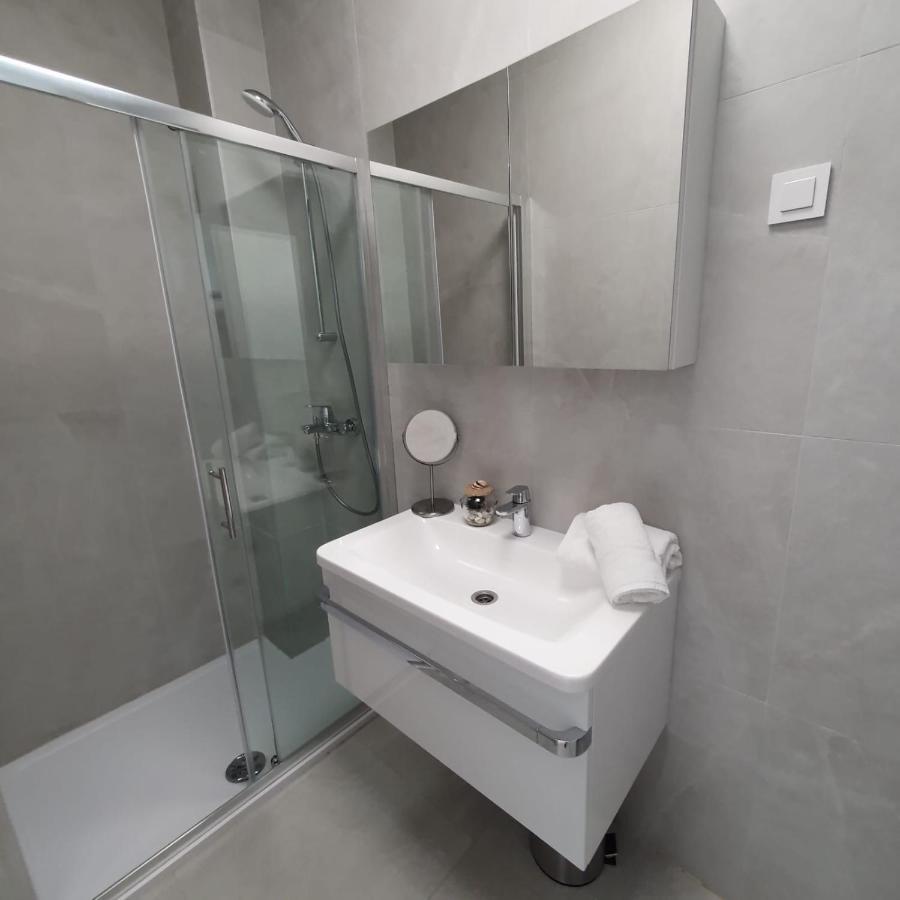 נובליה Villa Aquamarine Apartments מראה חיצוני תמונה