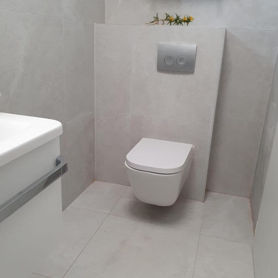 נובליה Villa Aquamarine Apartments מראה חיצוני תמונה