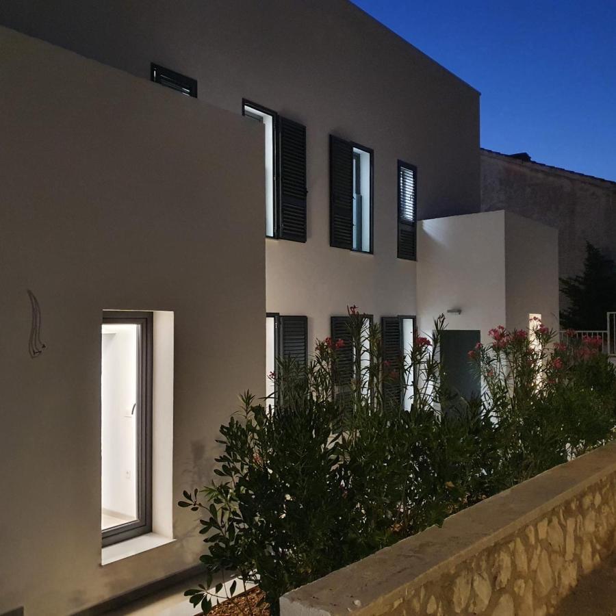 נובליה Villa Aquamarine Apartments מראה חיצוני תמונה