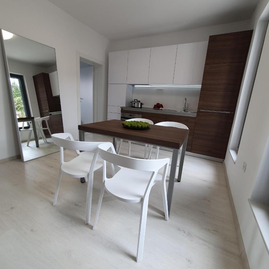 נובליה Villa Aquamarine Apartments מראה חיצוני תמונה