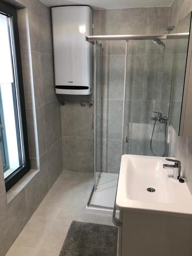 נובליה Villa Aquamarine Apartments מראה חיצוני תמונה