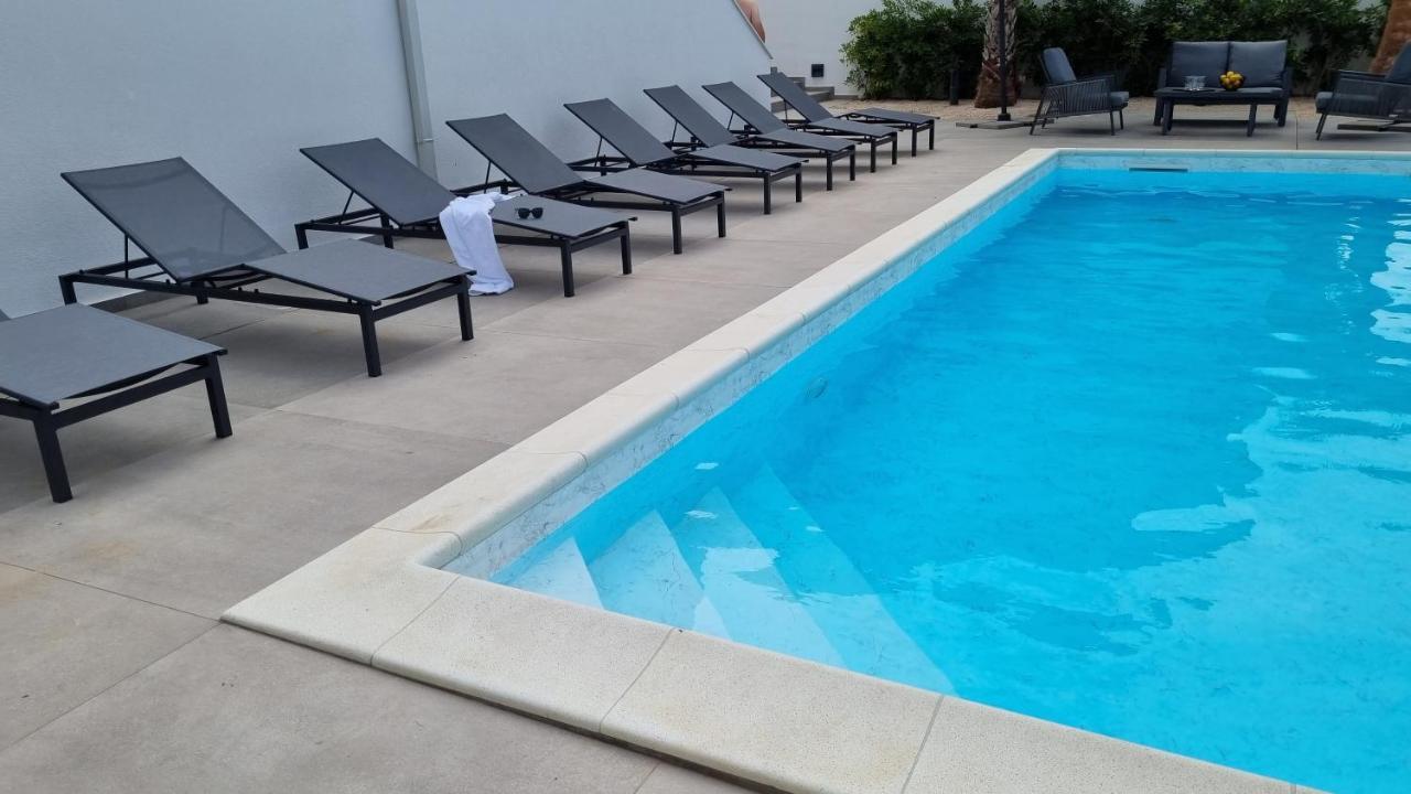 נובליה Villa Aquamarine Apartments מראה חיצוני תמונה