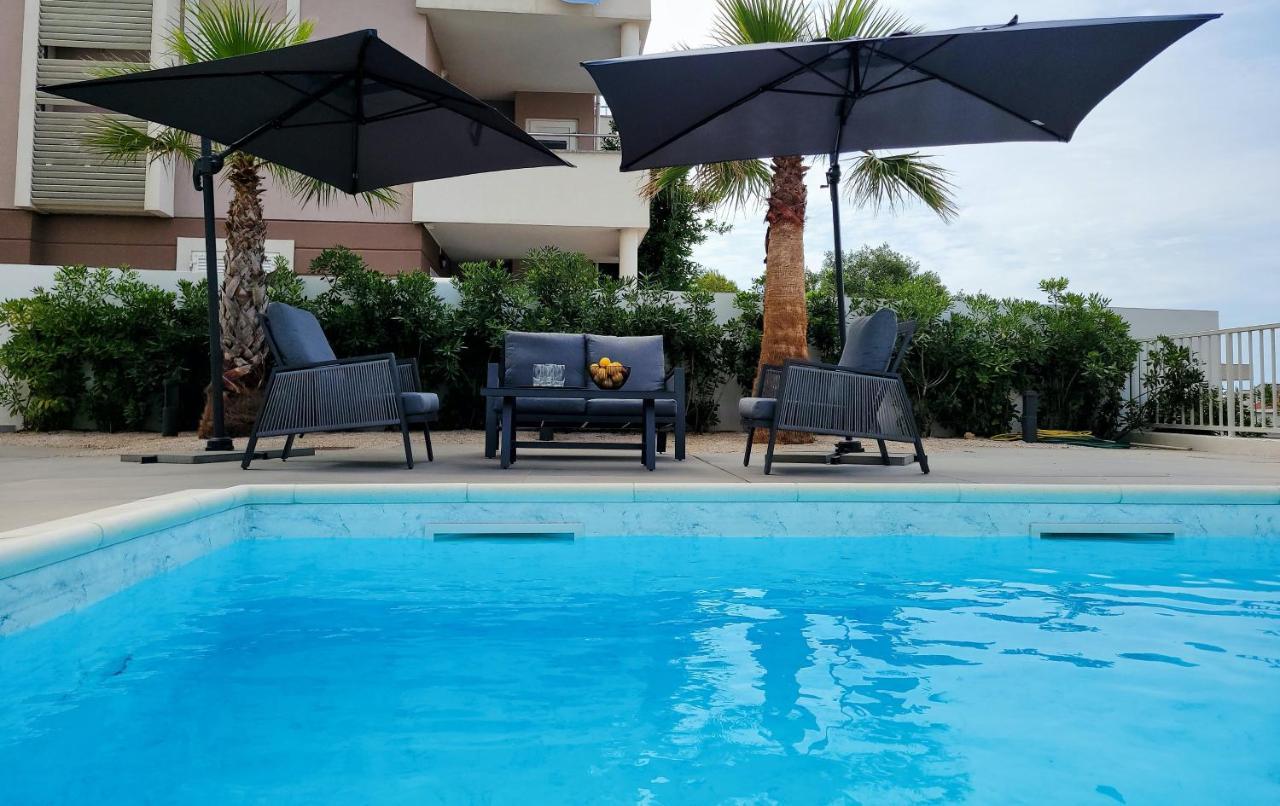נובליה Villa Aquamarine Apartments מראה חיצוני תמונה