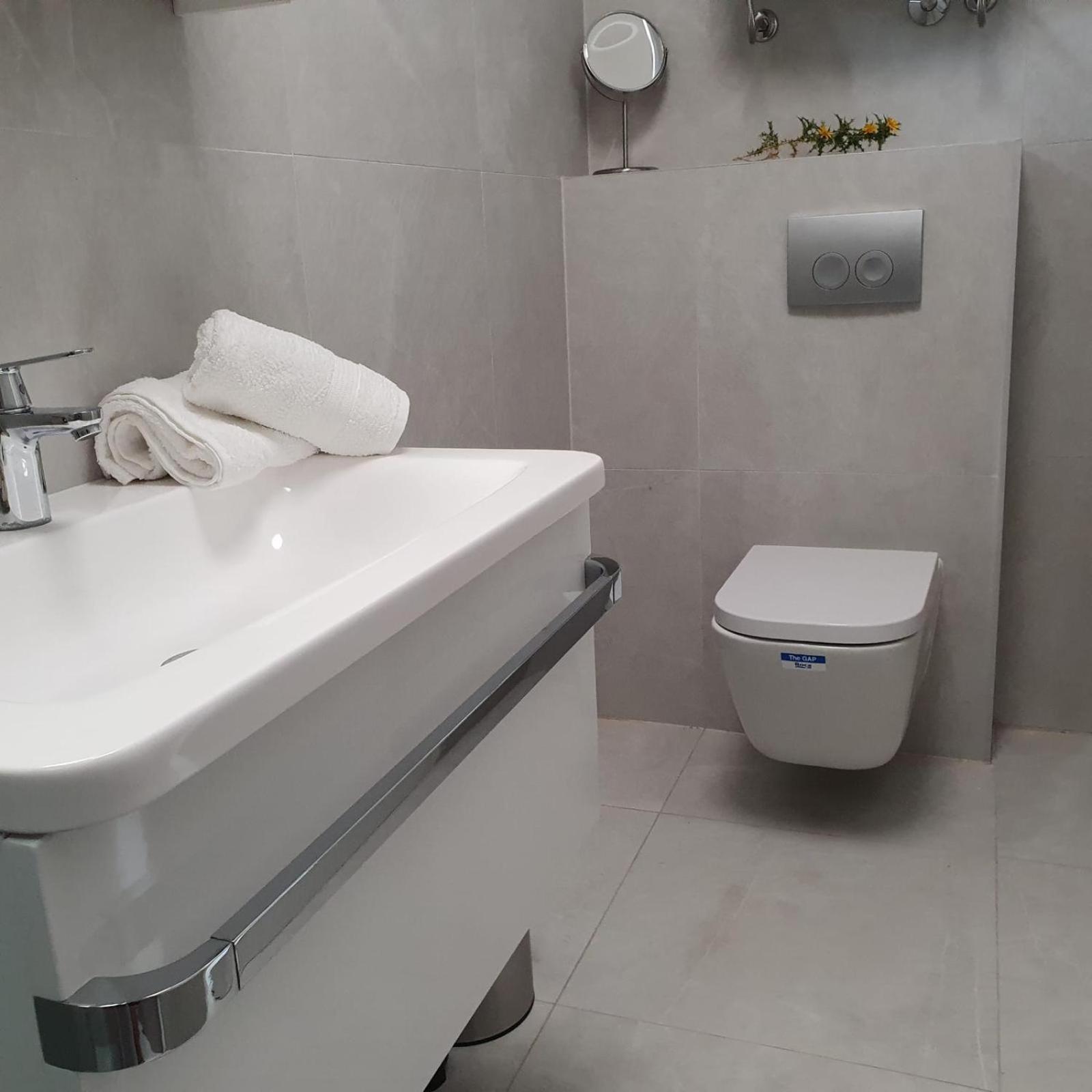 נובליה Villa Aquamarine Apartments מראה חיצוני תמונה